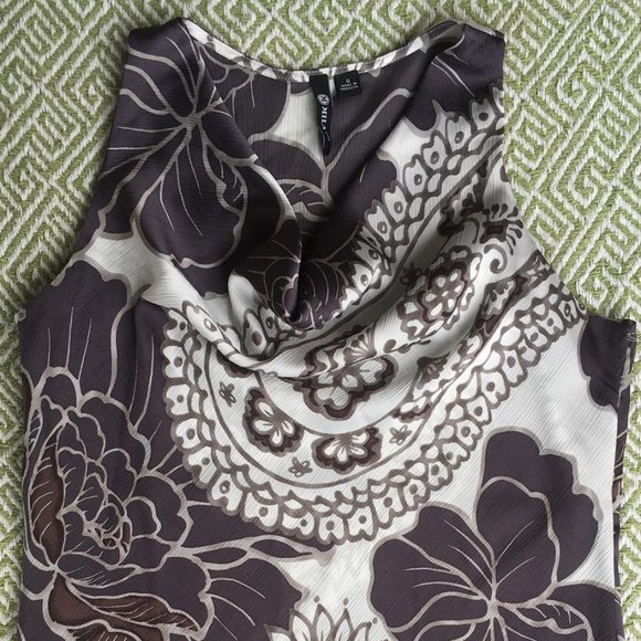 Draped Neckline Floral Blouse - Picture 2 of 10